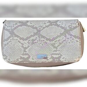 Jewell by thirty-one Wallet Snakeskin Pattern